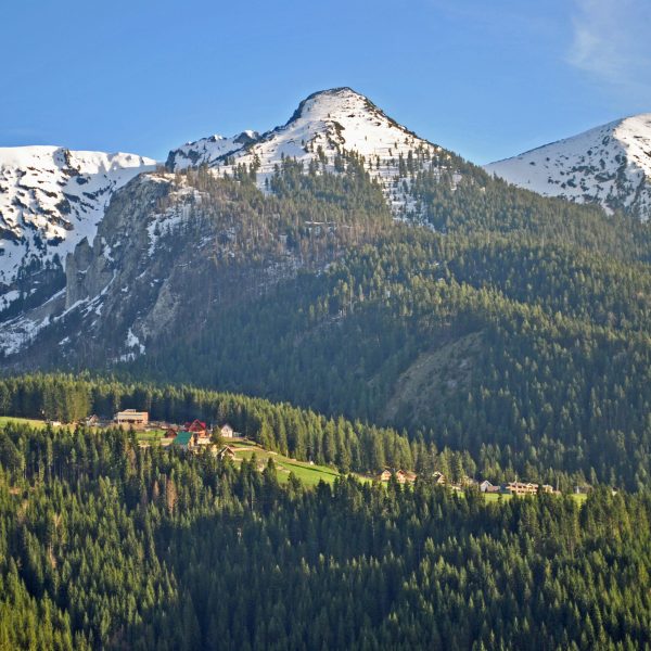 fshati turistik leqinat